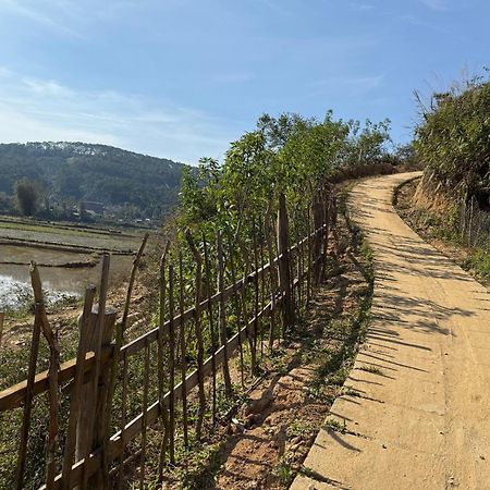 Nha Trong Ban - Homestay Mang Den Kon Von Kla Exteriör bild