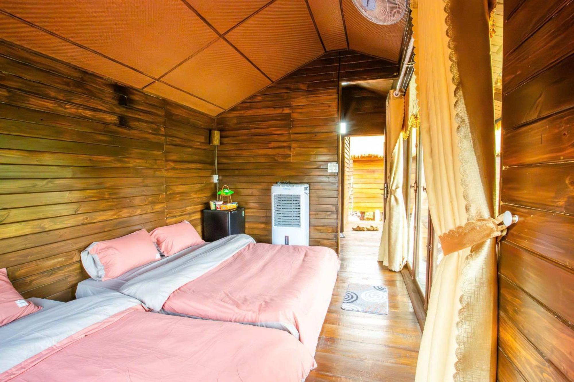 Nha Trong Ban - Homestay Mang Den Kon Von Kla Exteriör bild