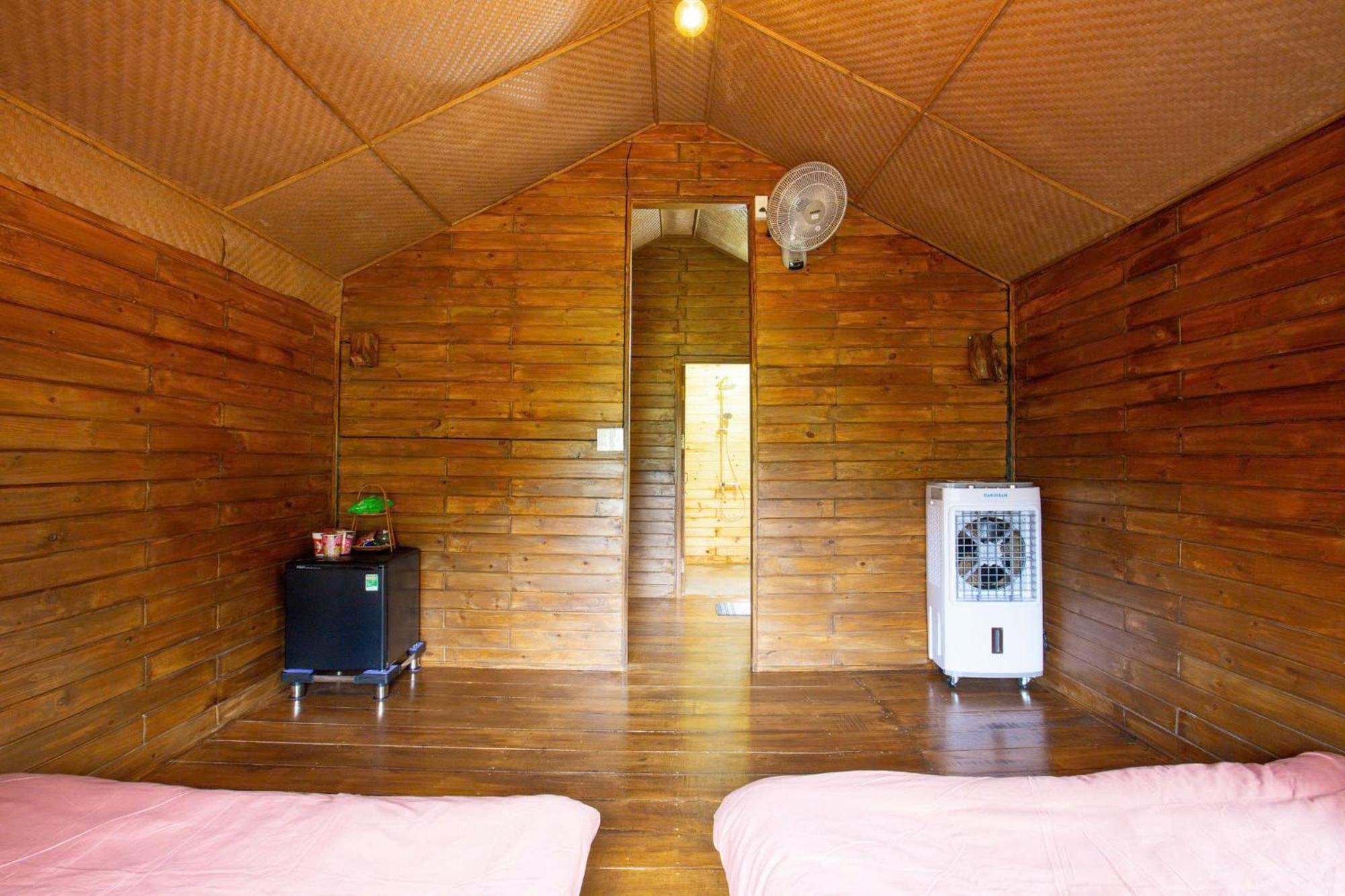 Nha Trong Ban - Homestay Mang Den Kon Von Kla Exteriör bild