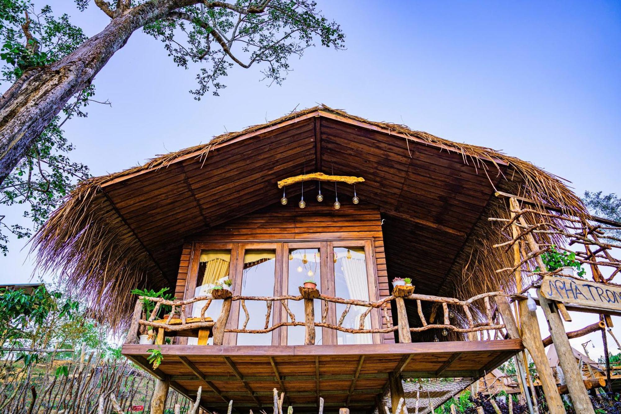 Nha Trong Ban - Homestay Mang Den Kon Von Kla Exteriör bild